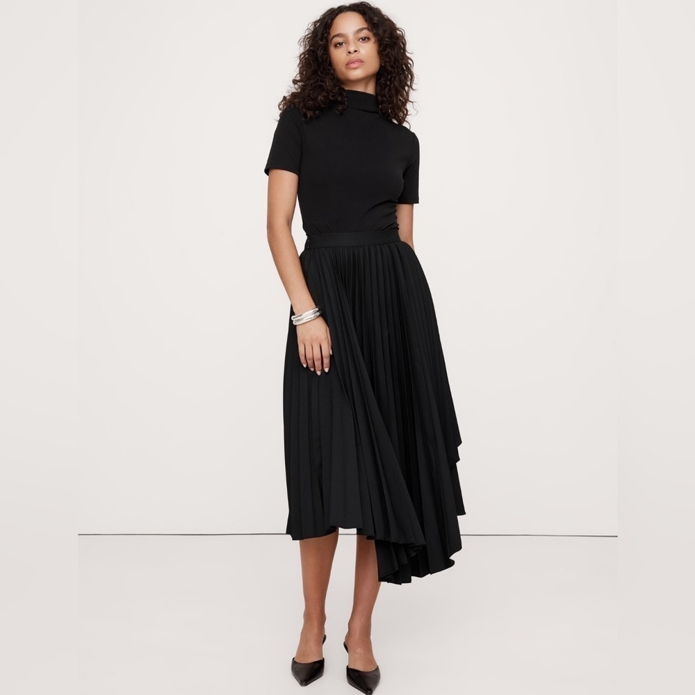 NWT! Banana Republic Black Pleated Asymmetrical Midi Skirt - Size 8 Tall 🌅2️⃣